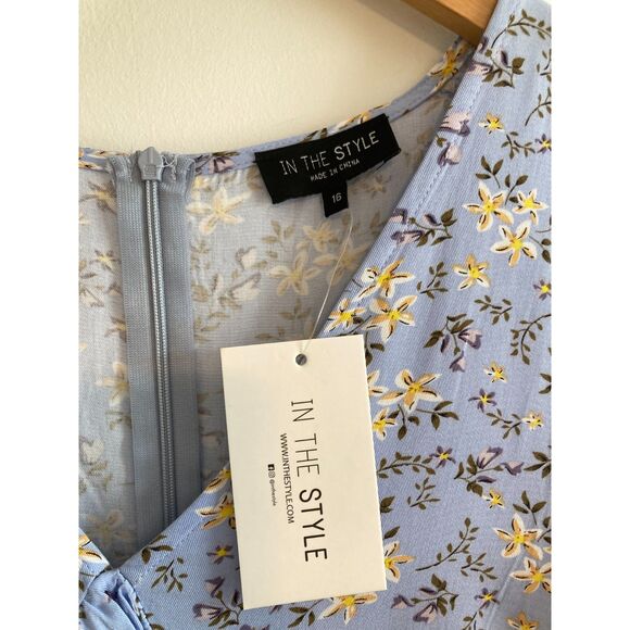 NWT In The Style Carys Whittaker Collab Dress Periwinkle Floral Print - Picture 2 of 3